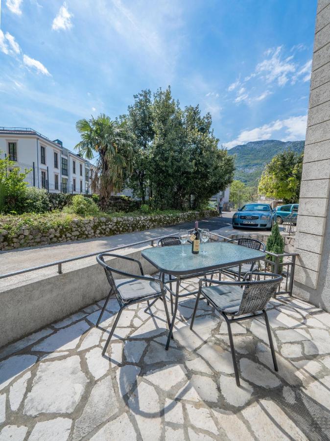 Apartman Anja Risan Exterior foto