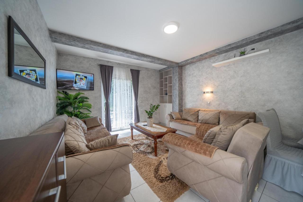 Apartman Anja Risan Exterior foto