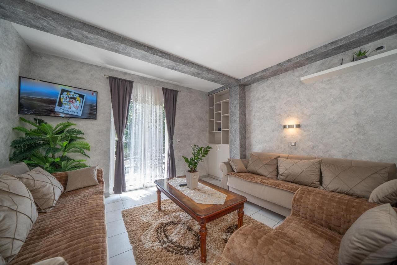 Apartman Anja Risan Exterior foto