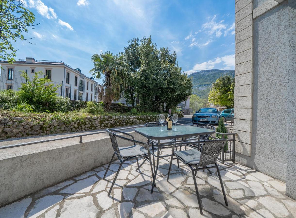 Apartman Anja Risan Exterior foto